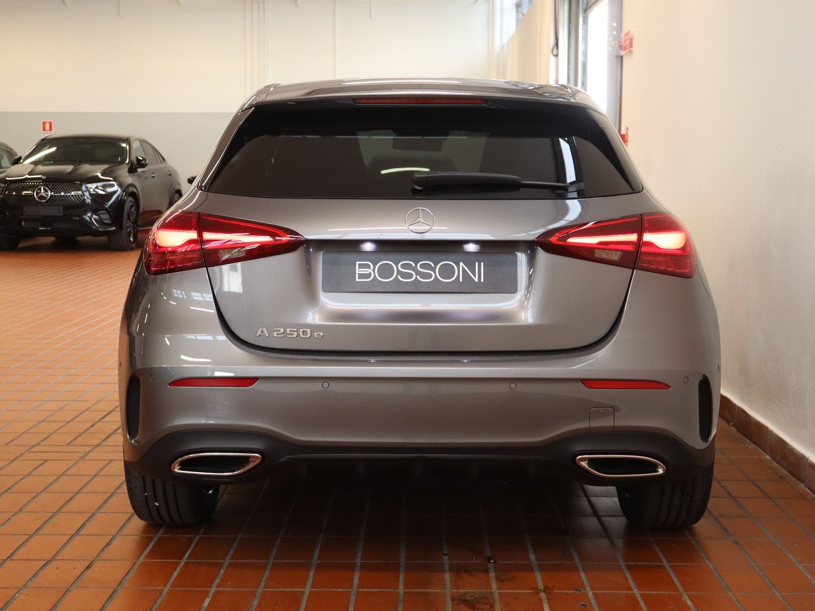 6 - Mercedes Classe A 250 e plug-in hybrid amg line extra speedshift dct amg 8g