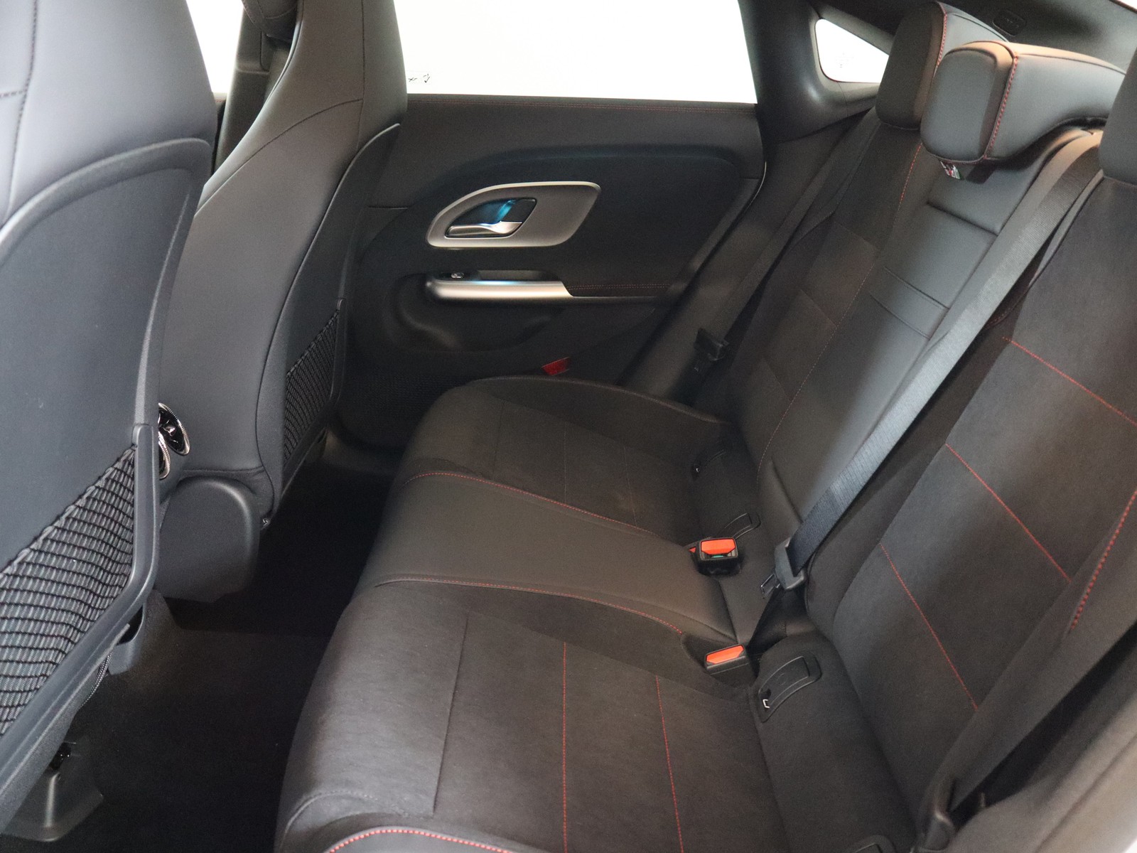 9 - Mercedes CLA 180 advanced plus auto