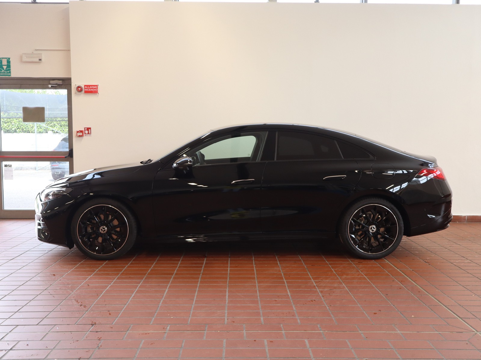 3 - Mercedes CLA 180 advanced plus auto