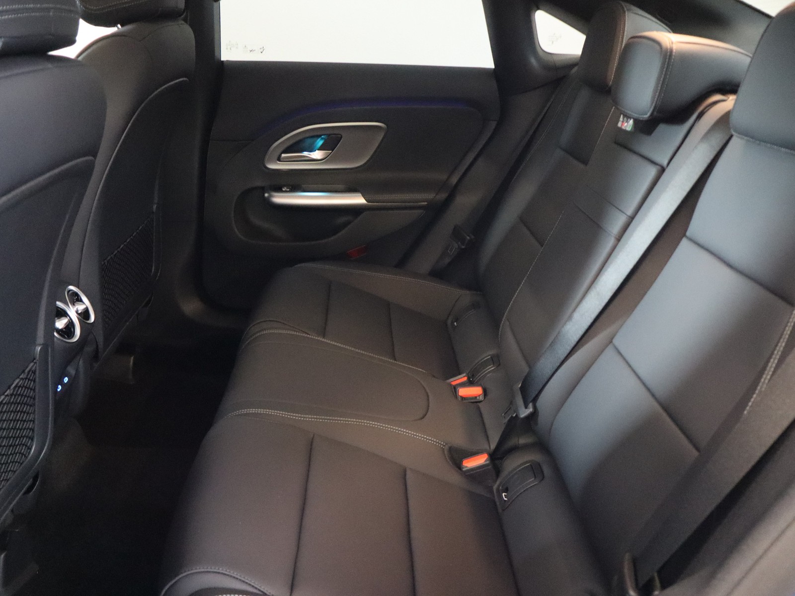 8 - Mercedes CLA 180 advanced plus auto
