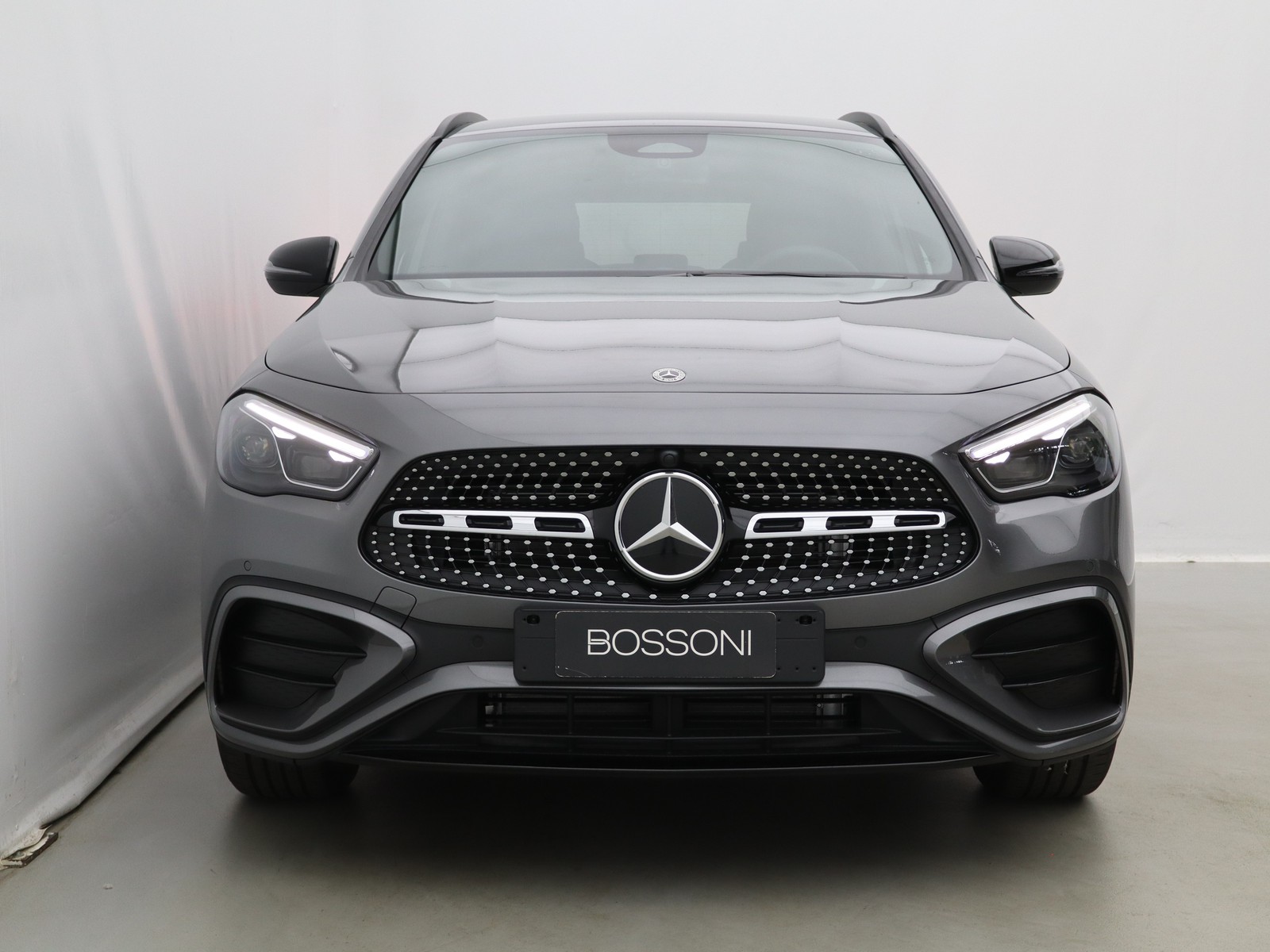 2 - Mercedes GLA 200 d amg line extra 8g-dct