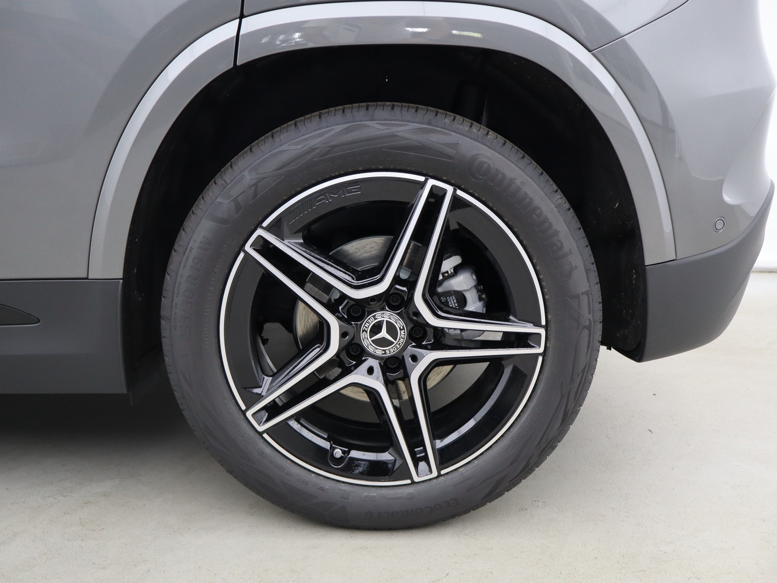 4 - Mercedes GLA 200 d amg line extra 8g-dct
