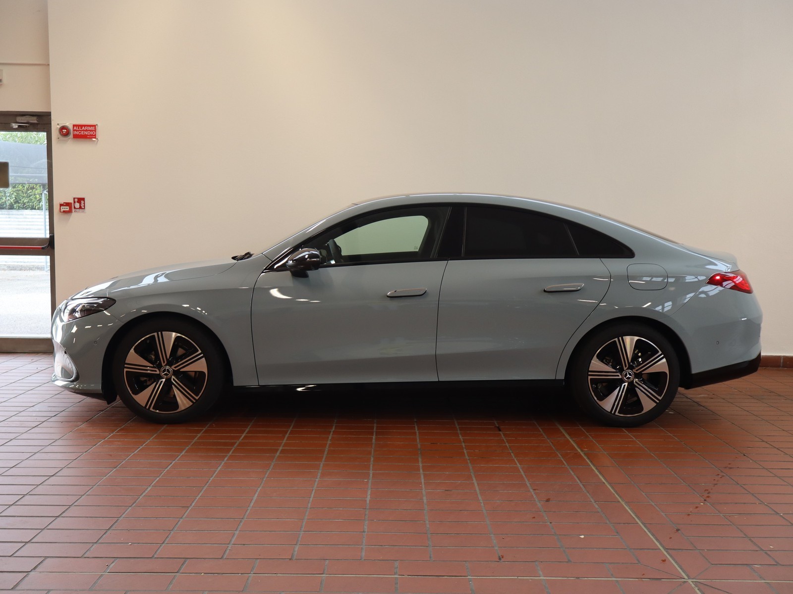 3 - Mercedes CLA 180 advanced plus auto