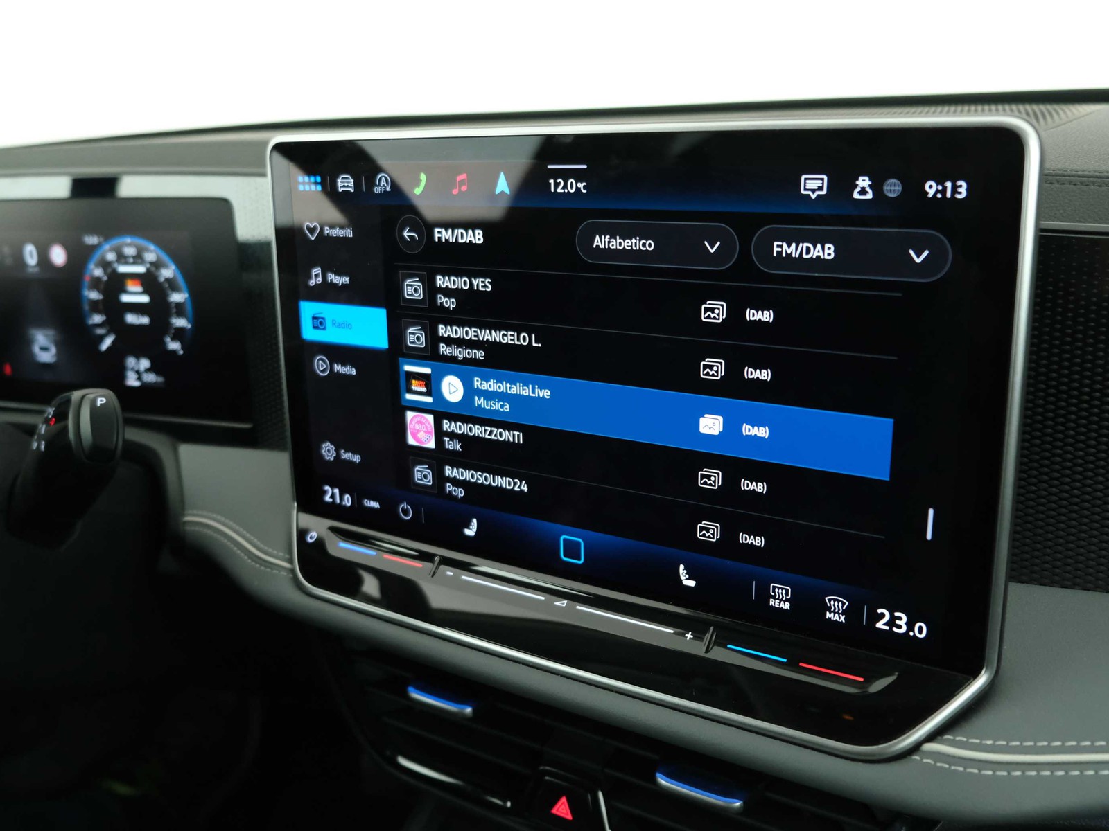 21 - Volkswagen Passat 1.5 etsi act 150cv business dsg