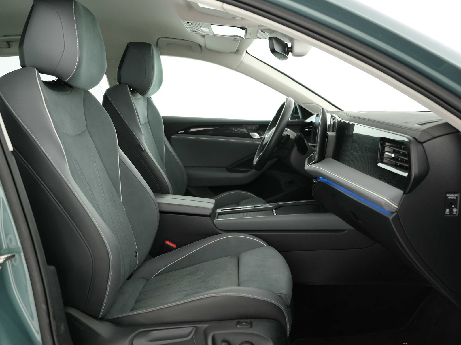 8 - Volkswagen Passat 1.5 etsi act 150cv business dsg