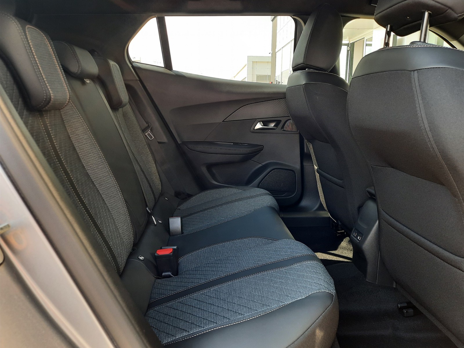 10 - Peugeot 2008 1.2 puretech 100cv allure s&s