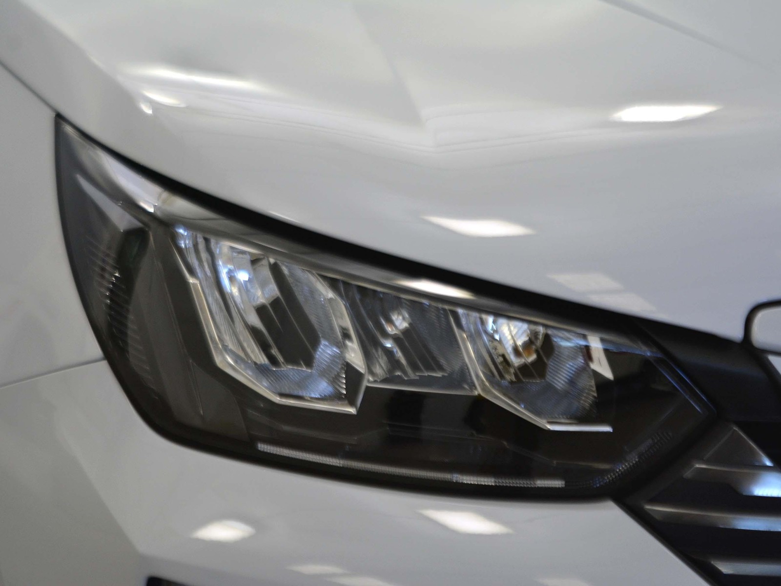 21 - Peugeot 2008 1.2 puretech 100cv allure s&s