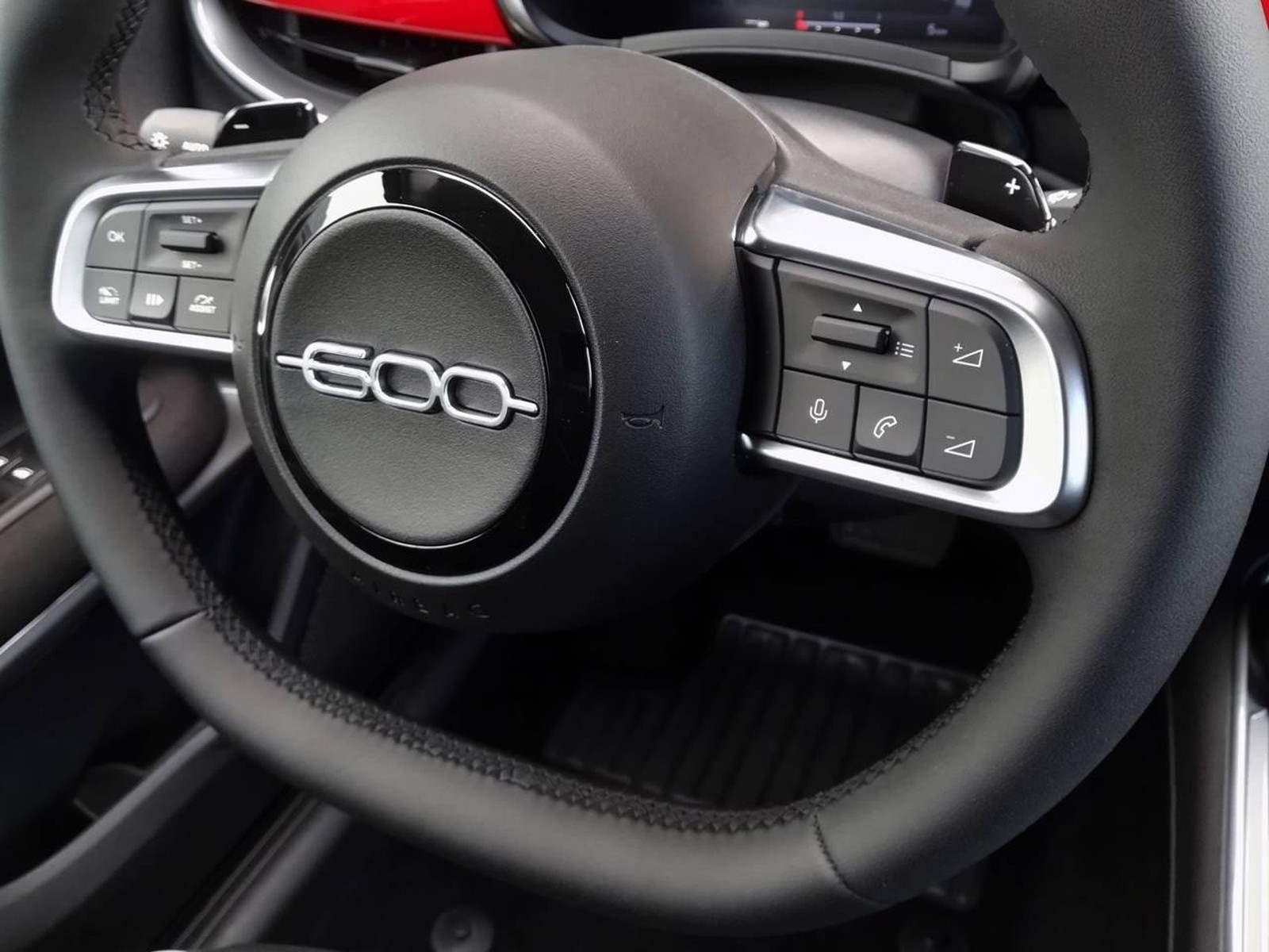 14 - Fiat 600 1.2 hybrid 110cv serie speciale icon edct