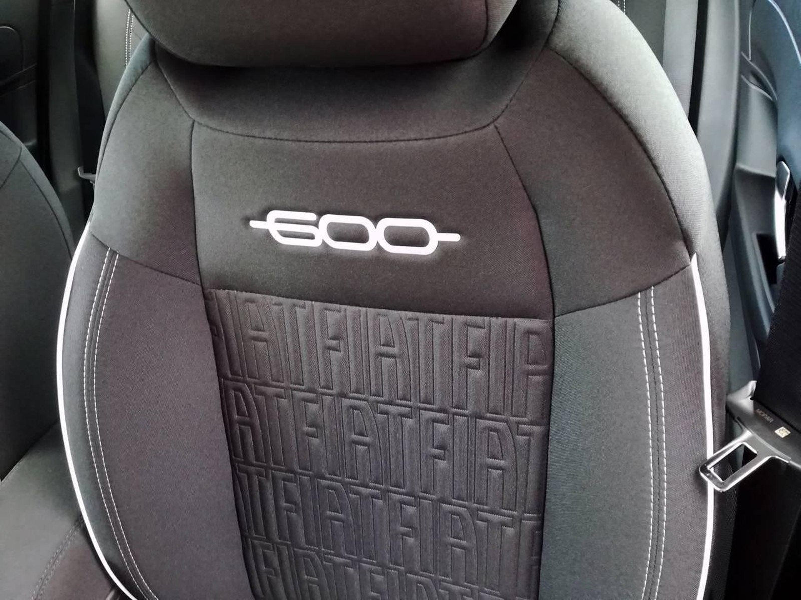 15 - Fiat 600 1.2 hybrid 110cv serie speciale icon edct