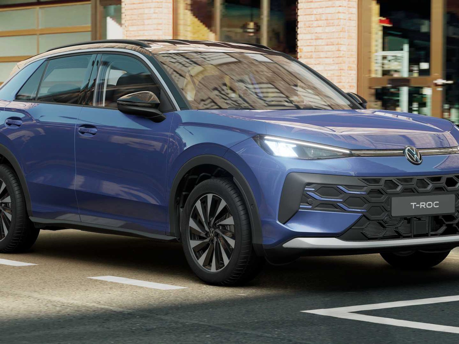 2 - Volkswagen T-Roc 1.5 etsi act 115cv life dsg