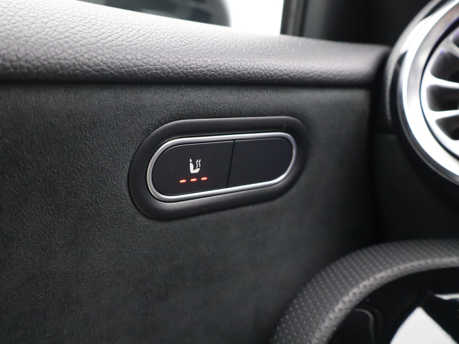 15 - Mercedes Classe A 220 d amg line premium speedshift dct amg 8g