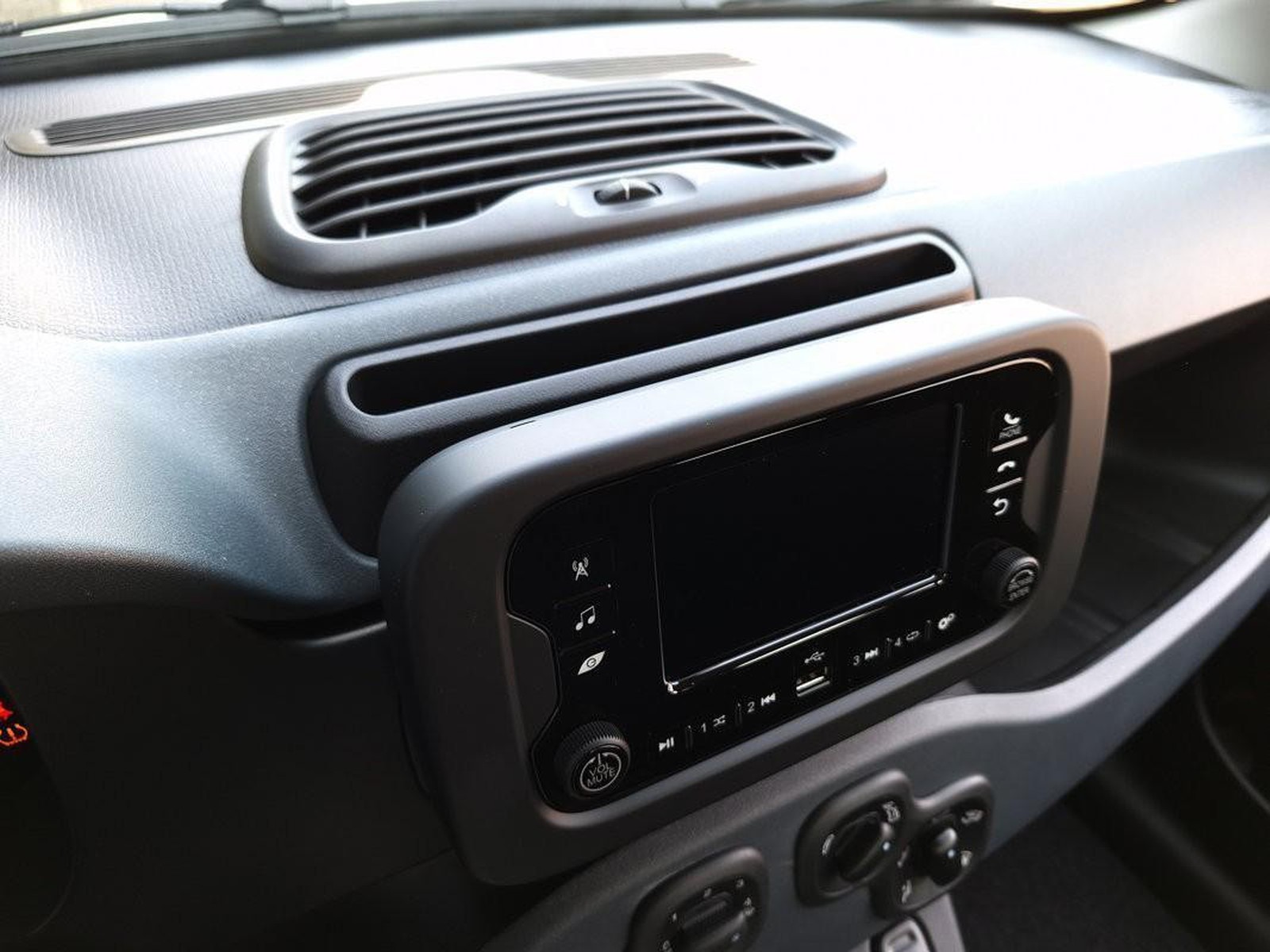 16 - Fiat Pandina 1.0 firefly hybrid 65cv icon s&s 5p.ti