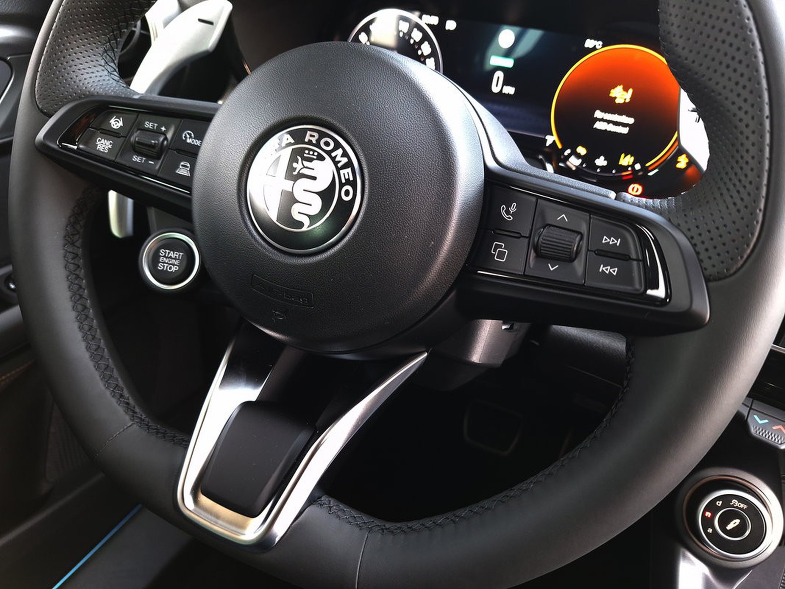 20 - Alfa Romeo Tonale 1.5 hybrid 175cv veloce tct7