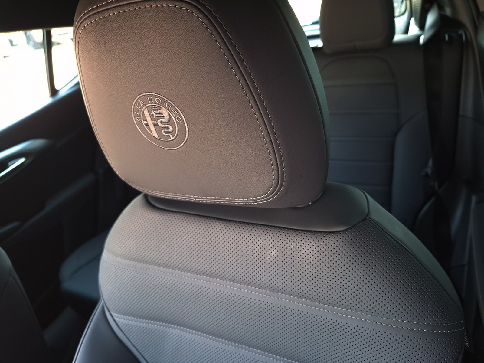 21 - Alfa Romeo Tonale 1.5 hybrid 175cv veloce tct7