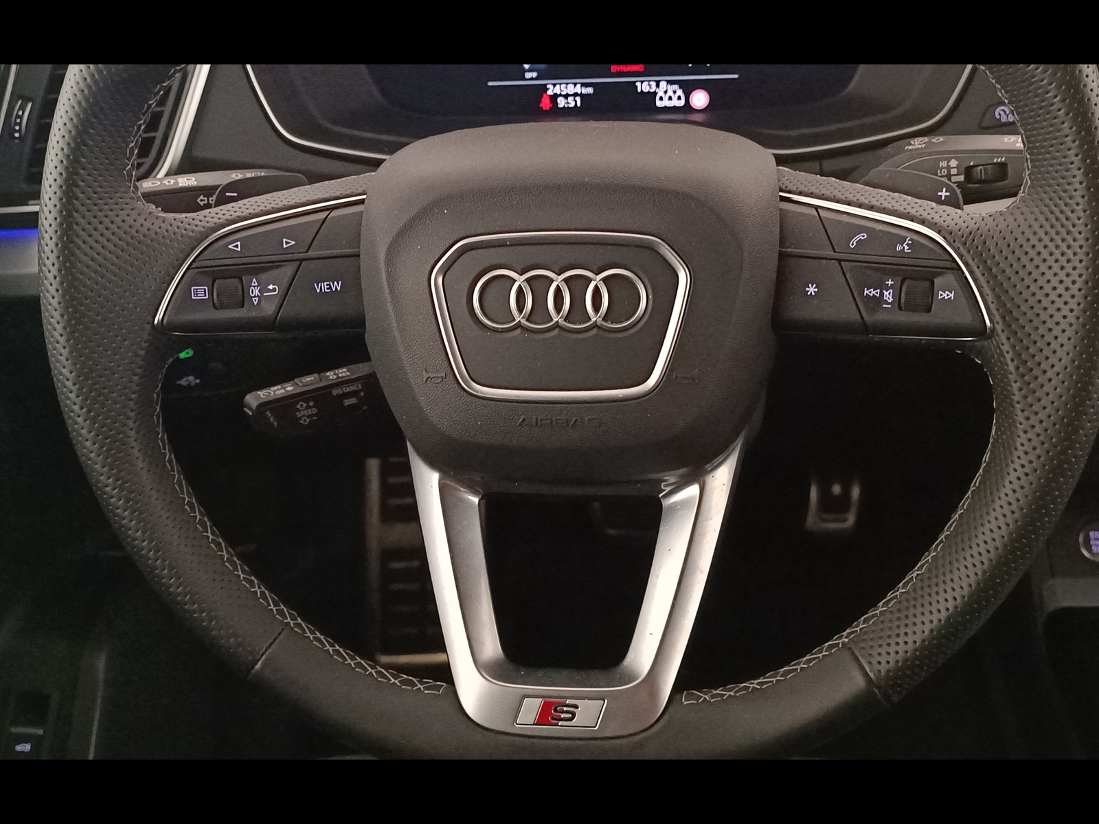 16 - Audi Q5 sportback 40 2.0 tdi mhev 12v s line plus quattro s tronic