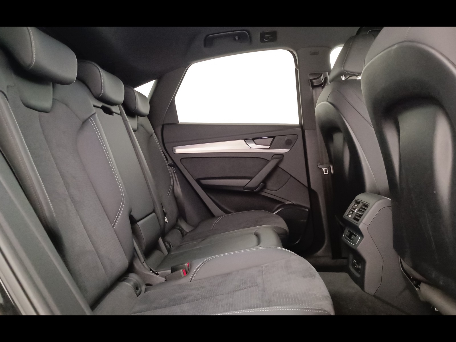 9 - Audi Q5 sportback 40 2.0 tdi mhev 12v s line plus quattro s tronic