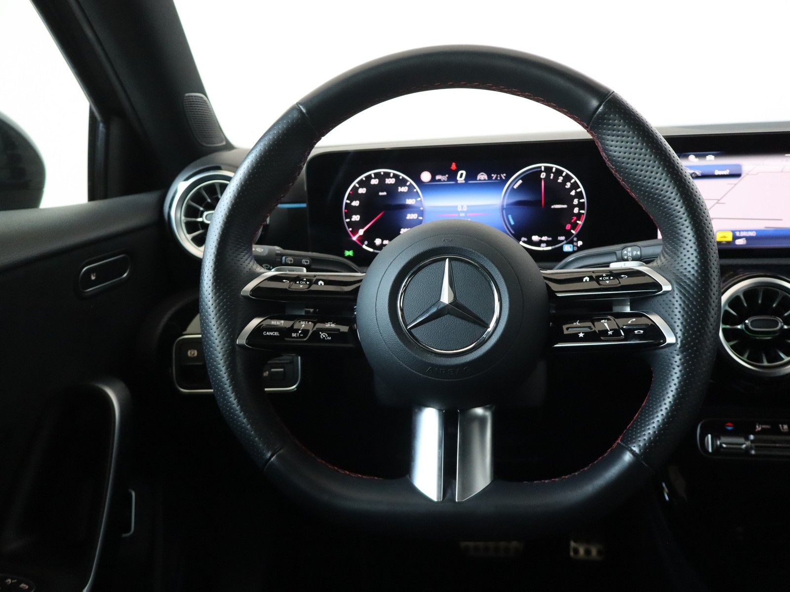 18 - Mercedes Classe A 250 e plug-in hybrid amg line advanced plus digital edition speedshift dct amg 8g