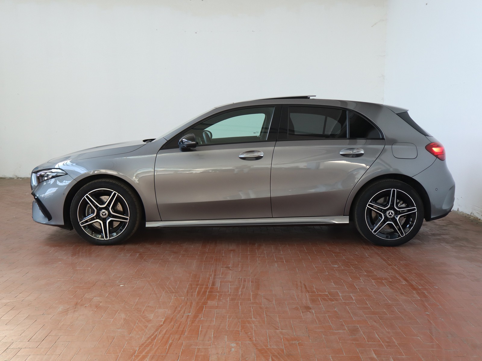 3 - Mercedes Classe A 250 e plug-in hybrid amg line advanced plus digital edition speedshift dct amg 8g