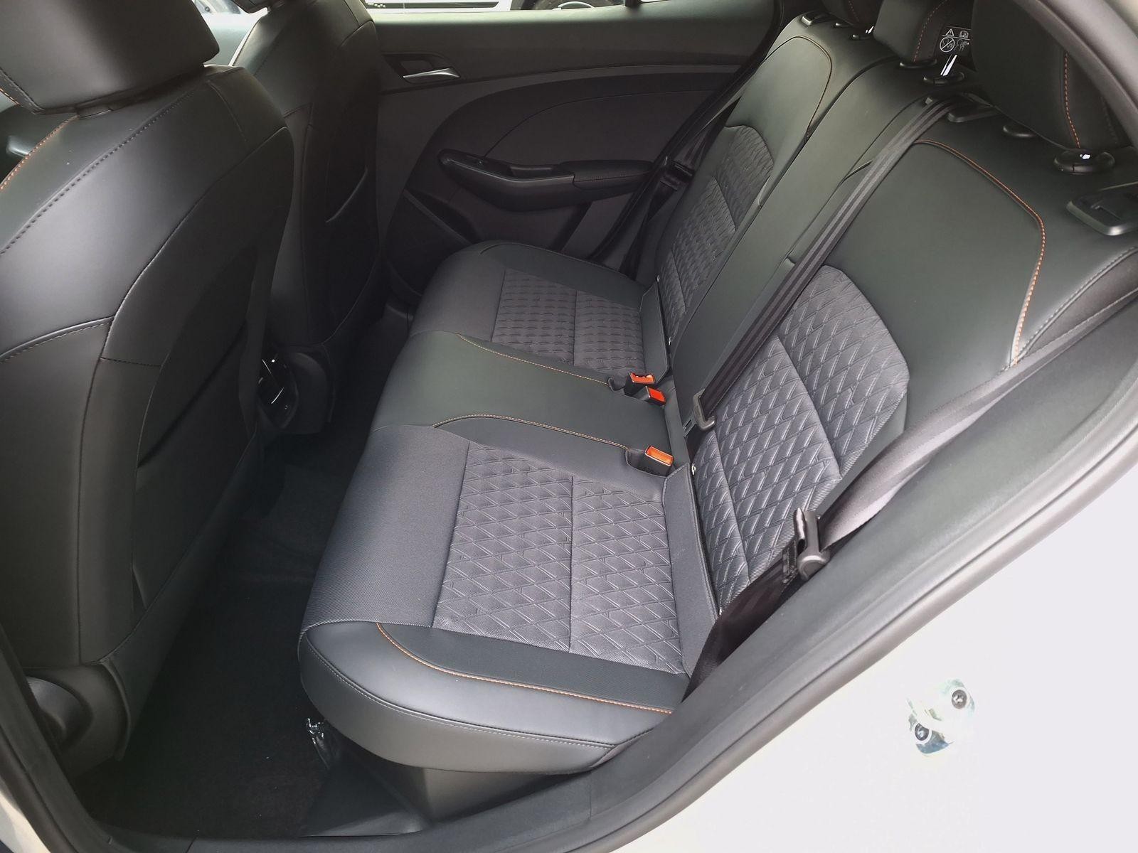 12 - Mg MG3 1.5 hybrid+ luxury