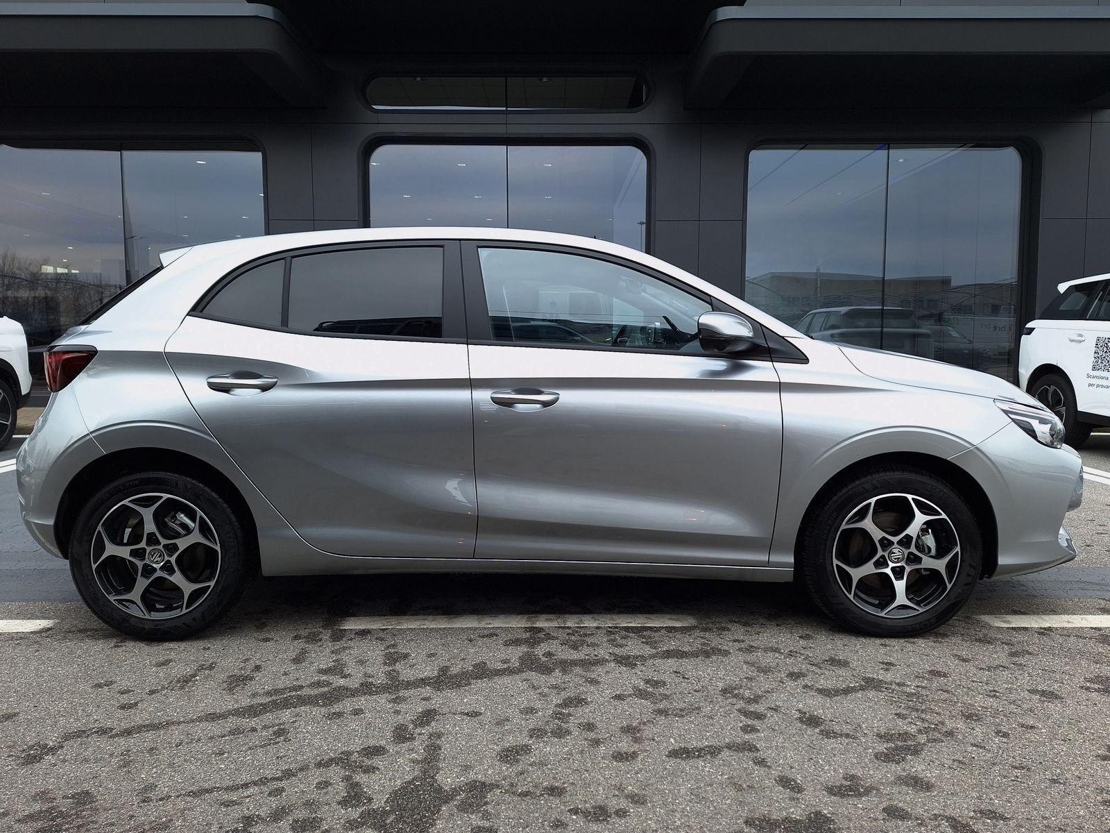 4 - Mg MG3 1.5 hybrid+ luxury