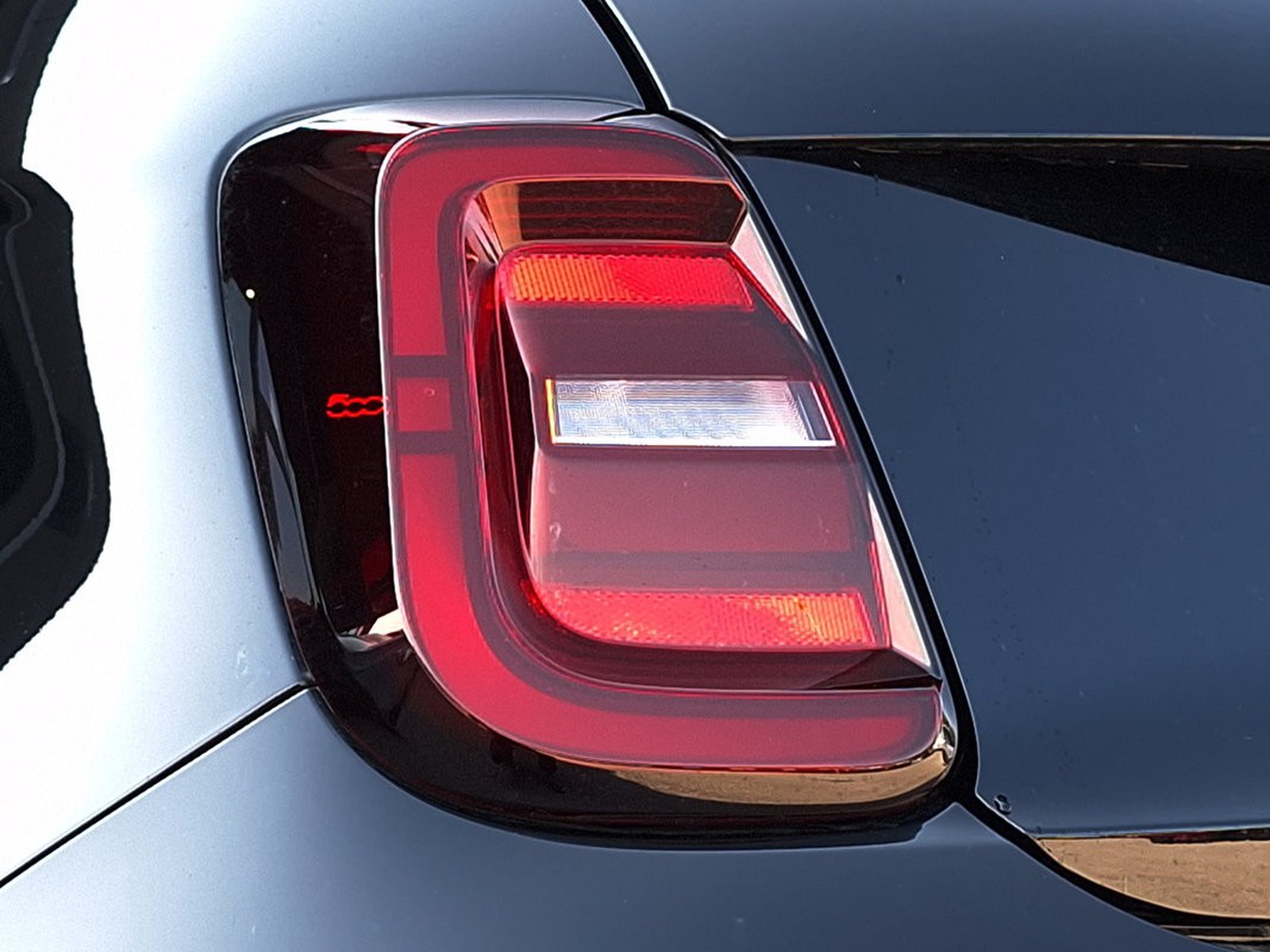 14 - Fiat 500 1.0 hybrid icon