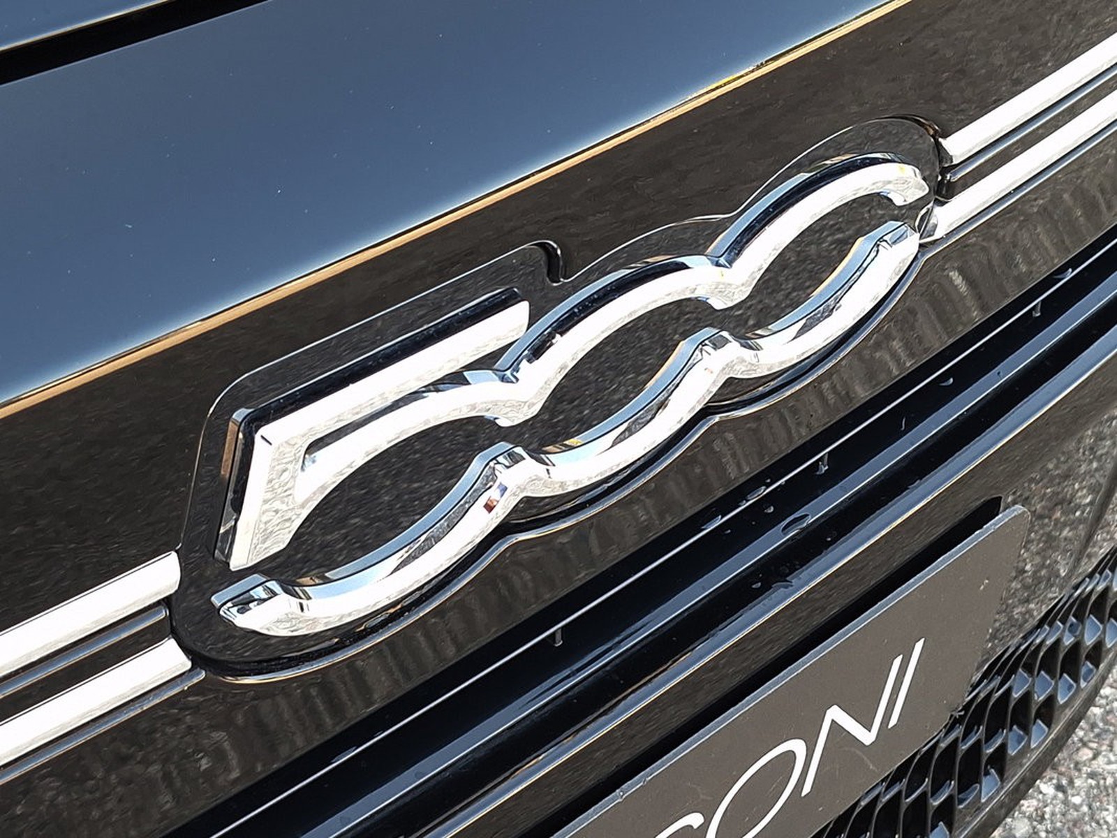 24 - Fiat 500 1.0 hybrid icon