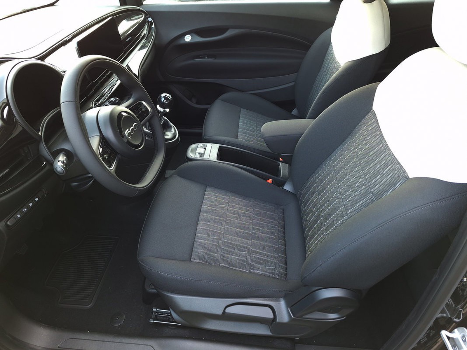 10 - Fiat 500 1.0 hybrid icon