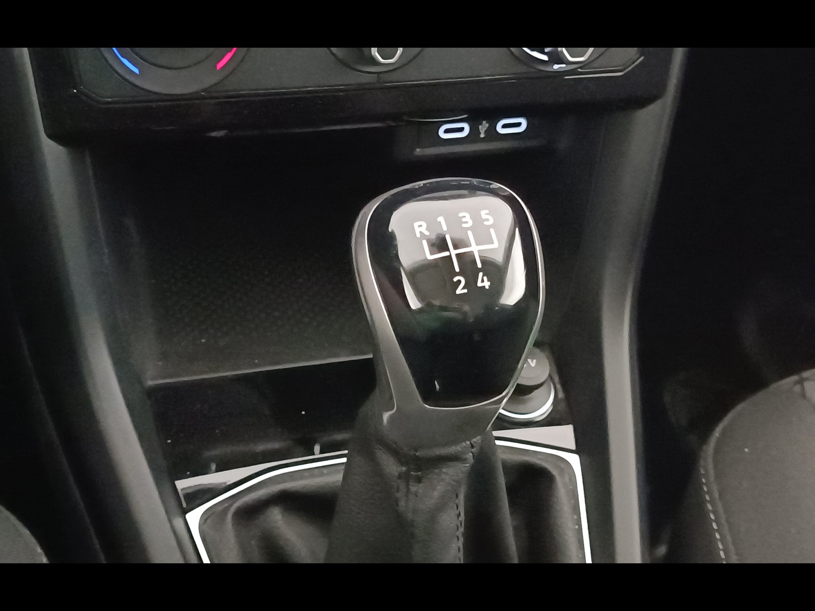 5 - Volkswagen T-Cross 1.0 tsi 95cv style
