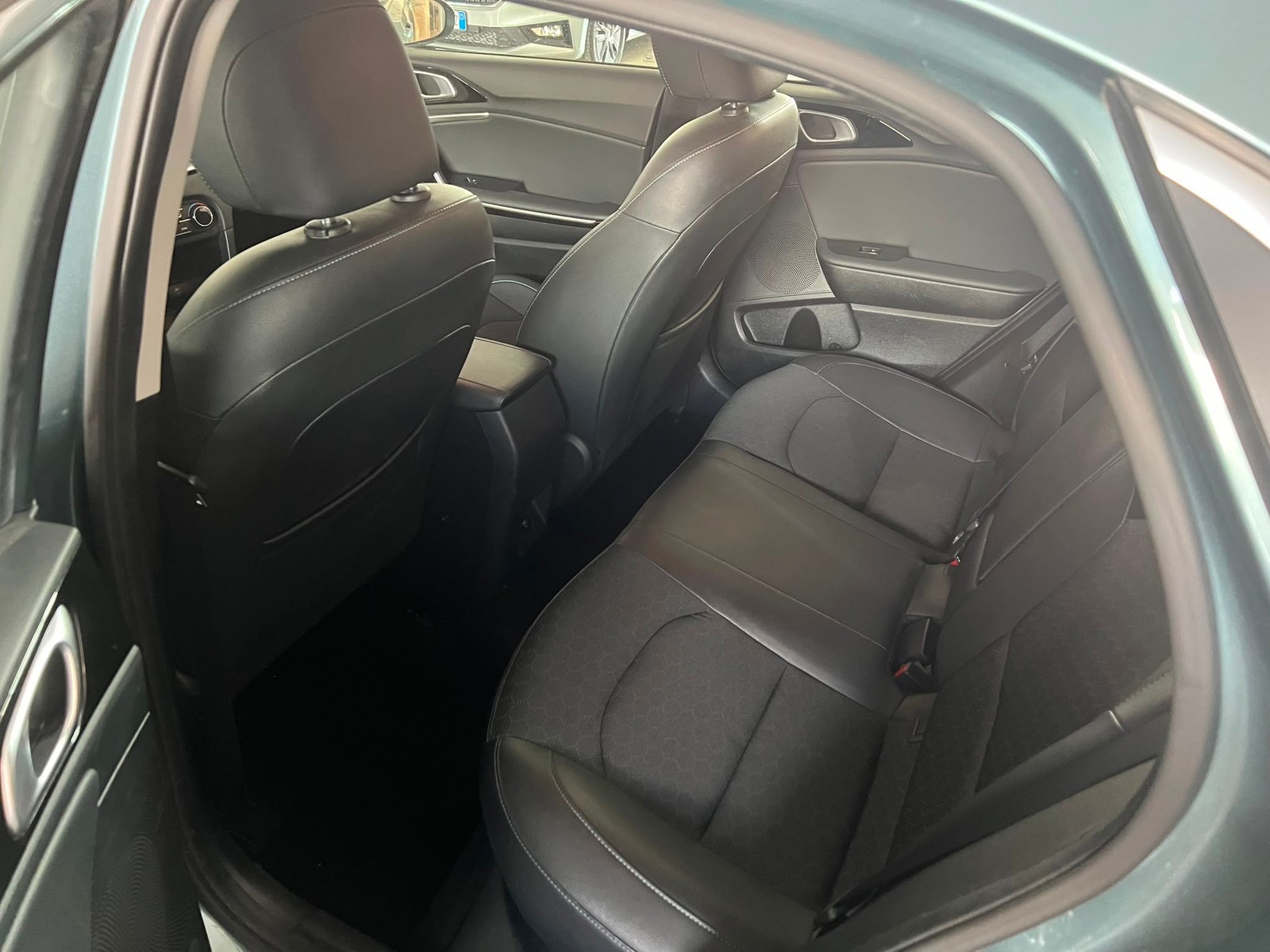 6 - Kia Xceed 1.0 t-gdi 117cv business 2wd