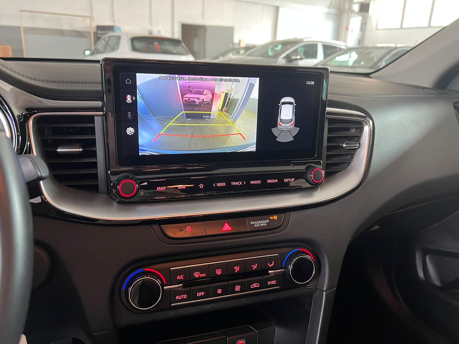 9 - Kia Xceed 1.0 t-gdi 117cv business 2wd
