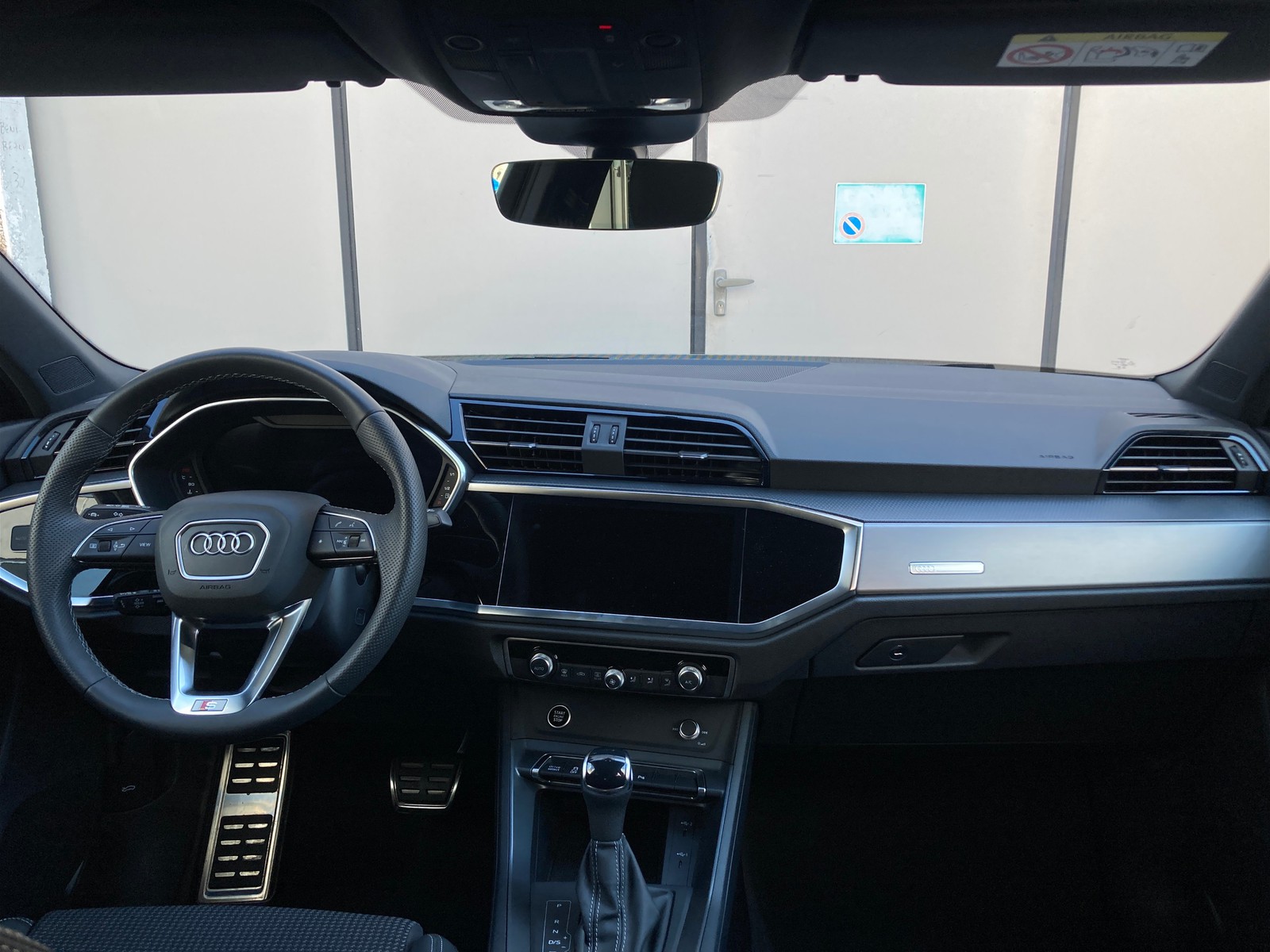 11 - Audi Q3 sportback 35 2.0 tdi s line edition s tronic
