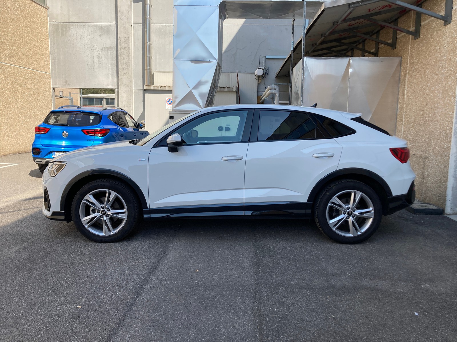 5 - Audi Q3 sportback 35 2.0 tdi s line edition s tronic