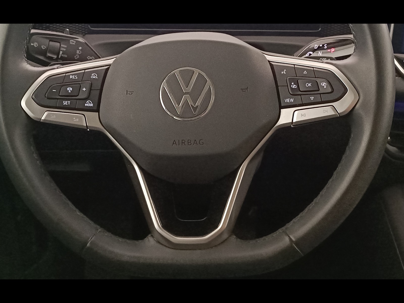 16 - Volkswagen Tiguan 2.0 tdi scr 150cv life dsg