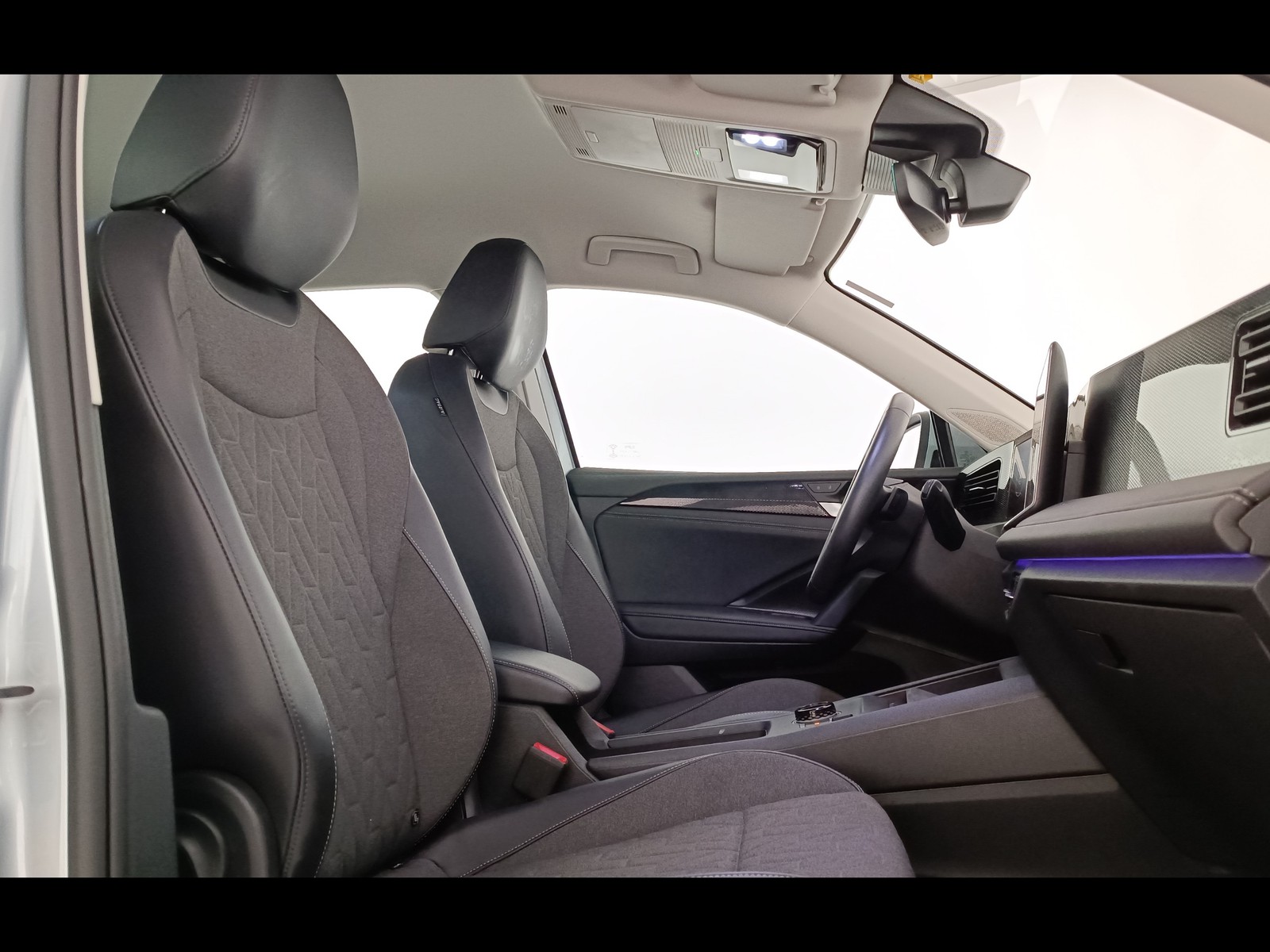 8 - Volkswagen Tiguan 2.0 tdi scr 150cv life dsg