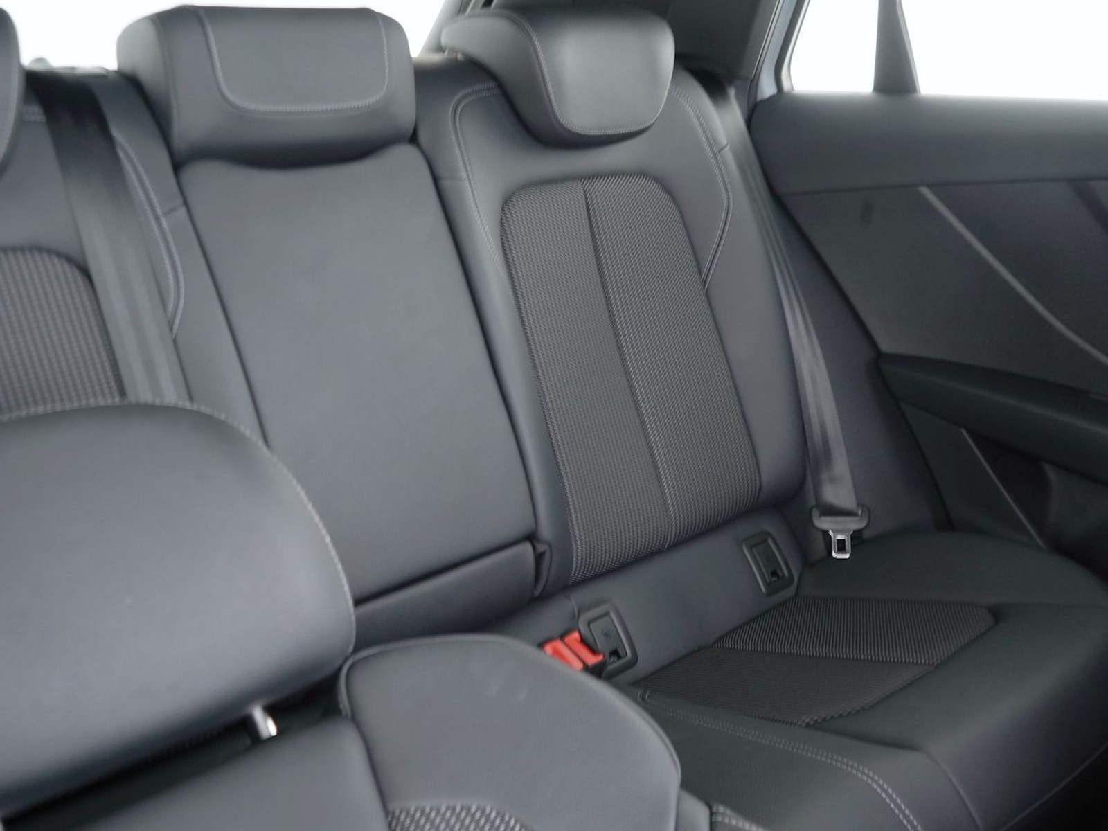 20 - Audi Q2 30 1.0 tfsi 116cv business advanced