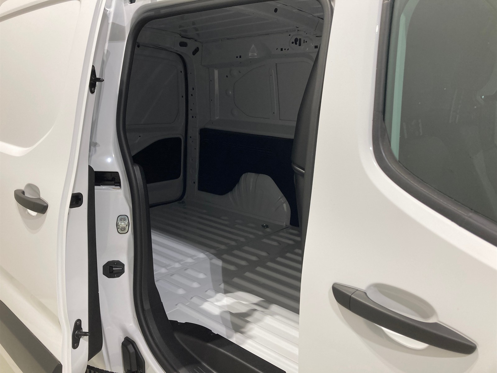 9 - Fiat Professional Doblò van xl 1.5 diesel 100cv city pro