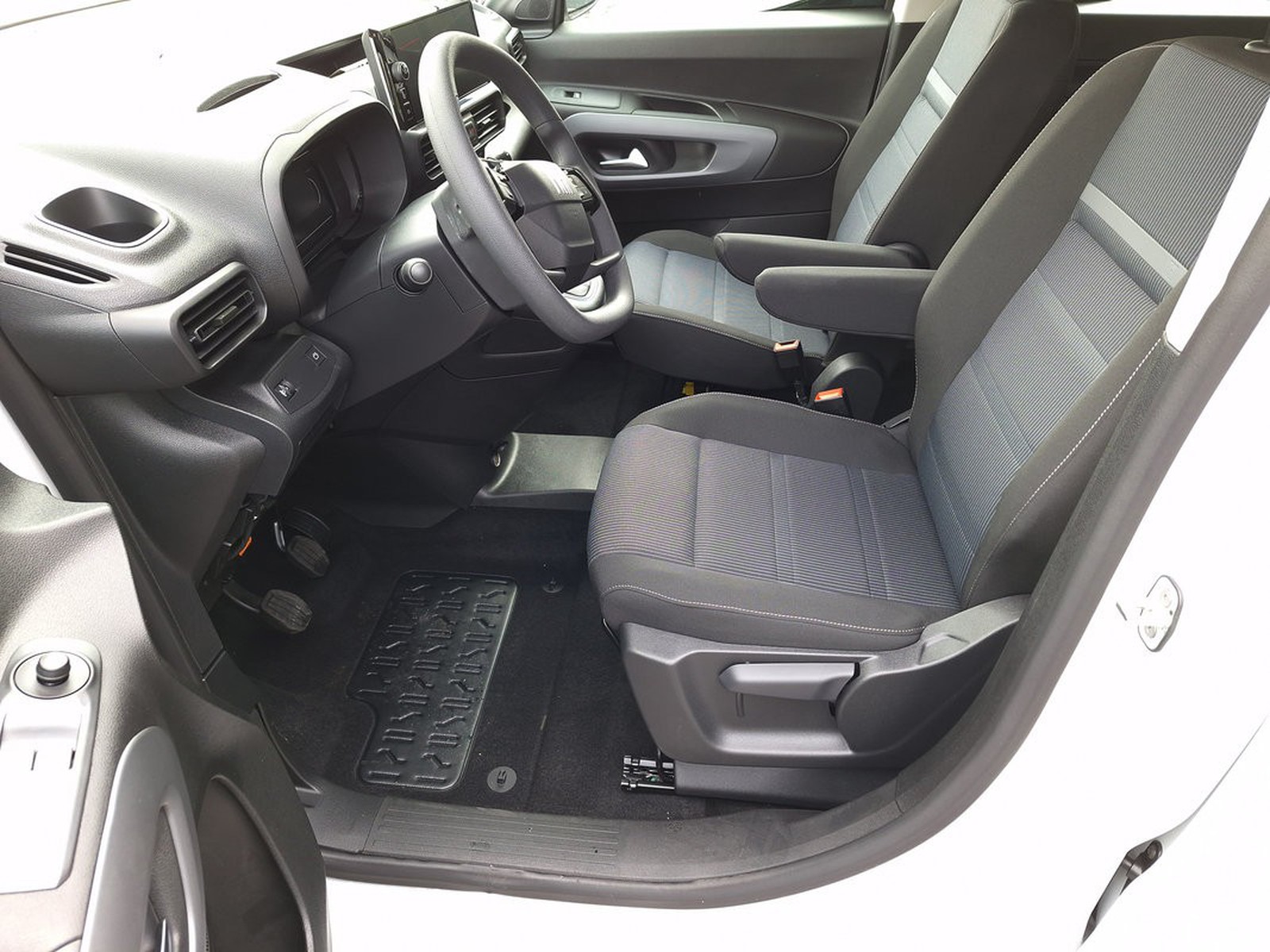 11 - Fiat Professional Doblò combi n1 1.5 diesel 130cv