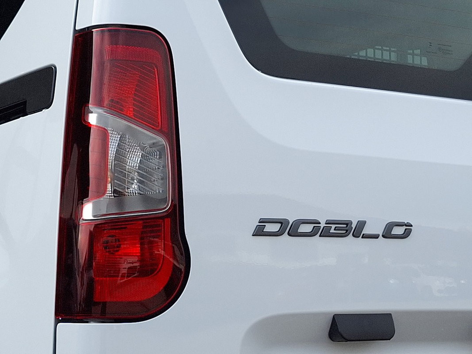 15 - Fiat Professional Doblò combi n1 1.5 diesel 130cv