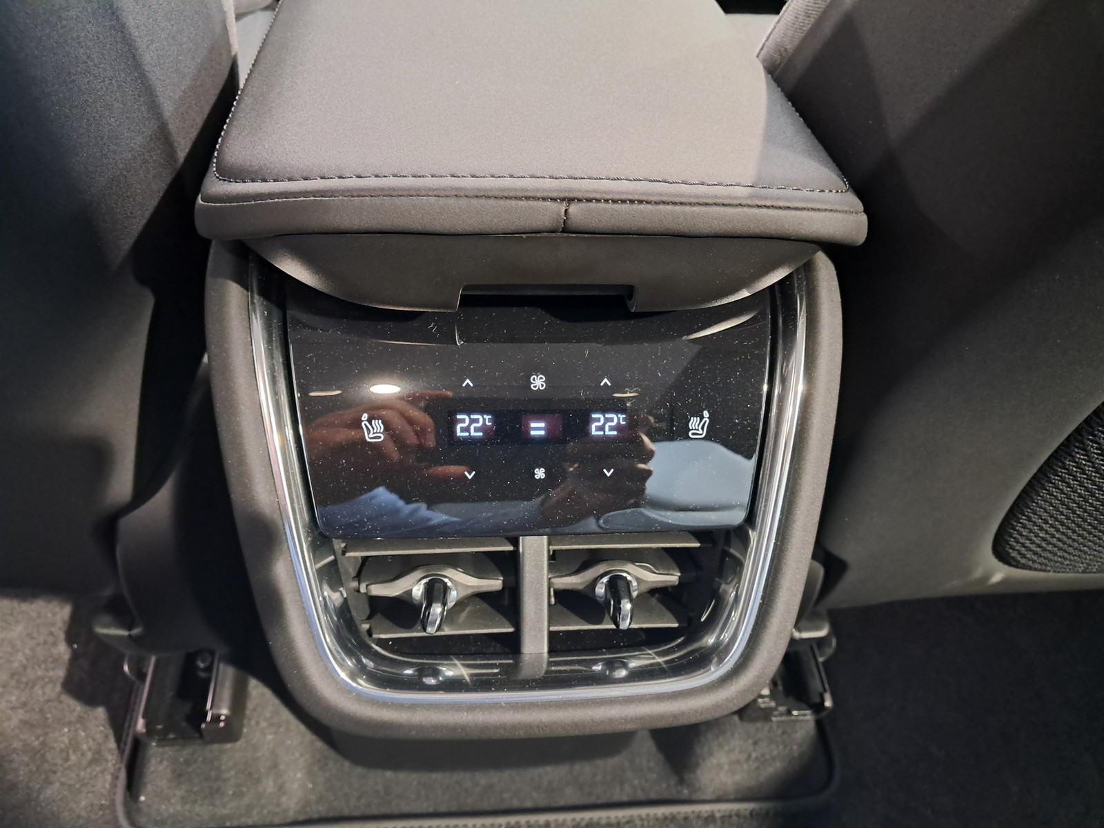 9 - Volvo EX90 twin motor ultra awd edt