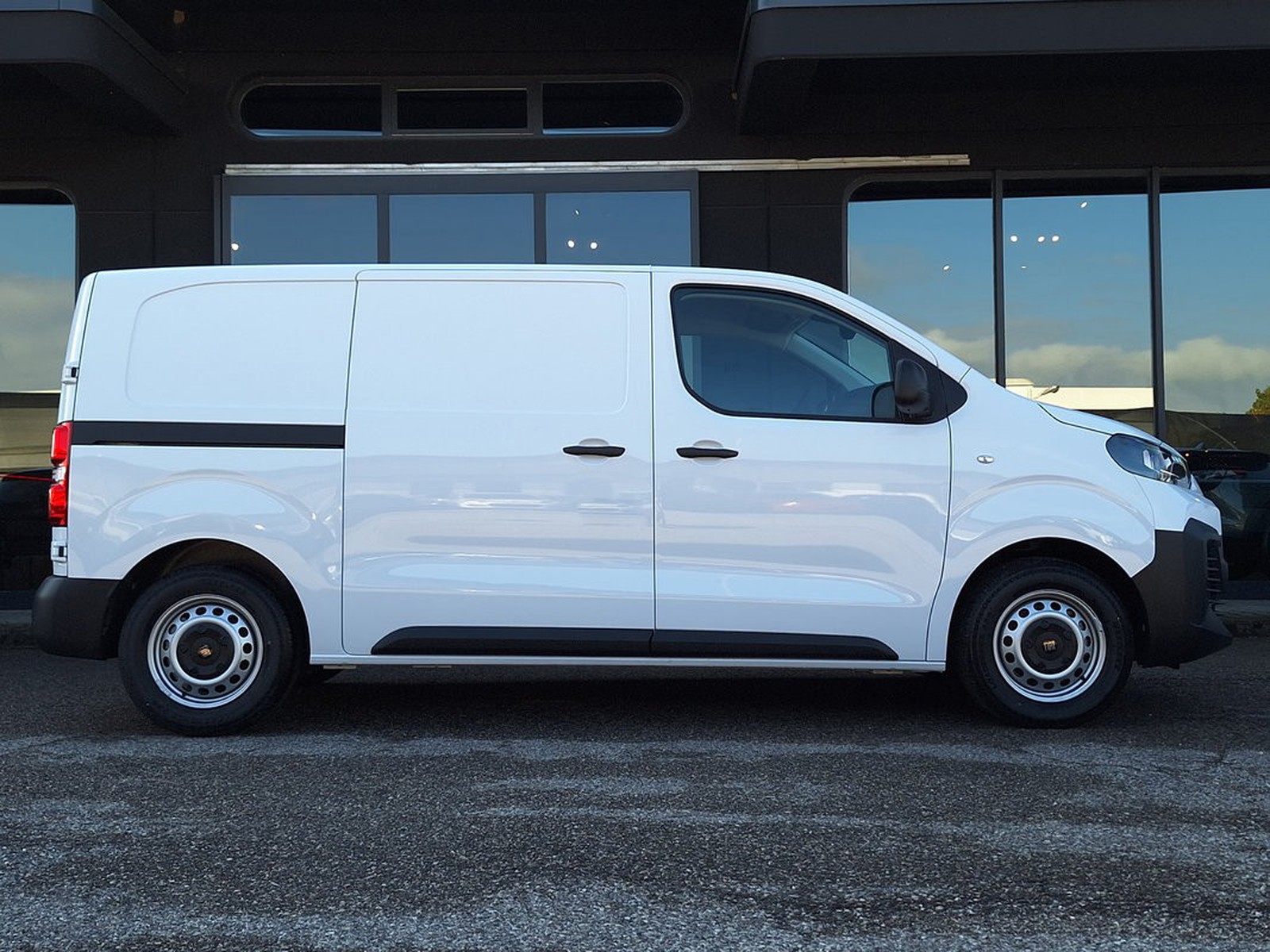 4 - Fiat Professional Scudo Serie 3 Van M 1.5Diesel 120 Cv Manuale