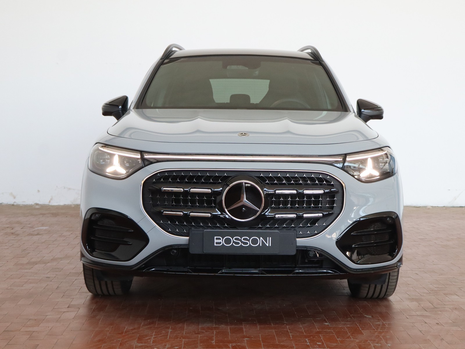 2 - Mercedes GLB 200 advanced plus 8g-edct
