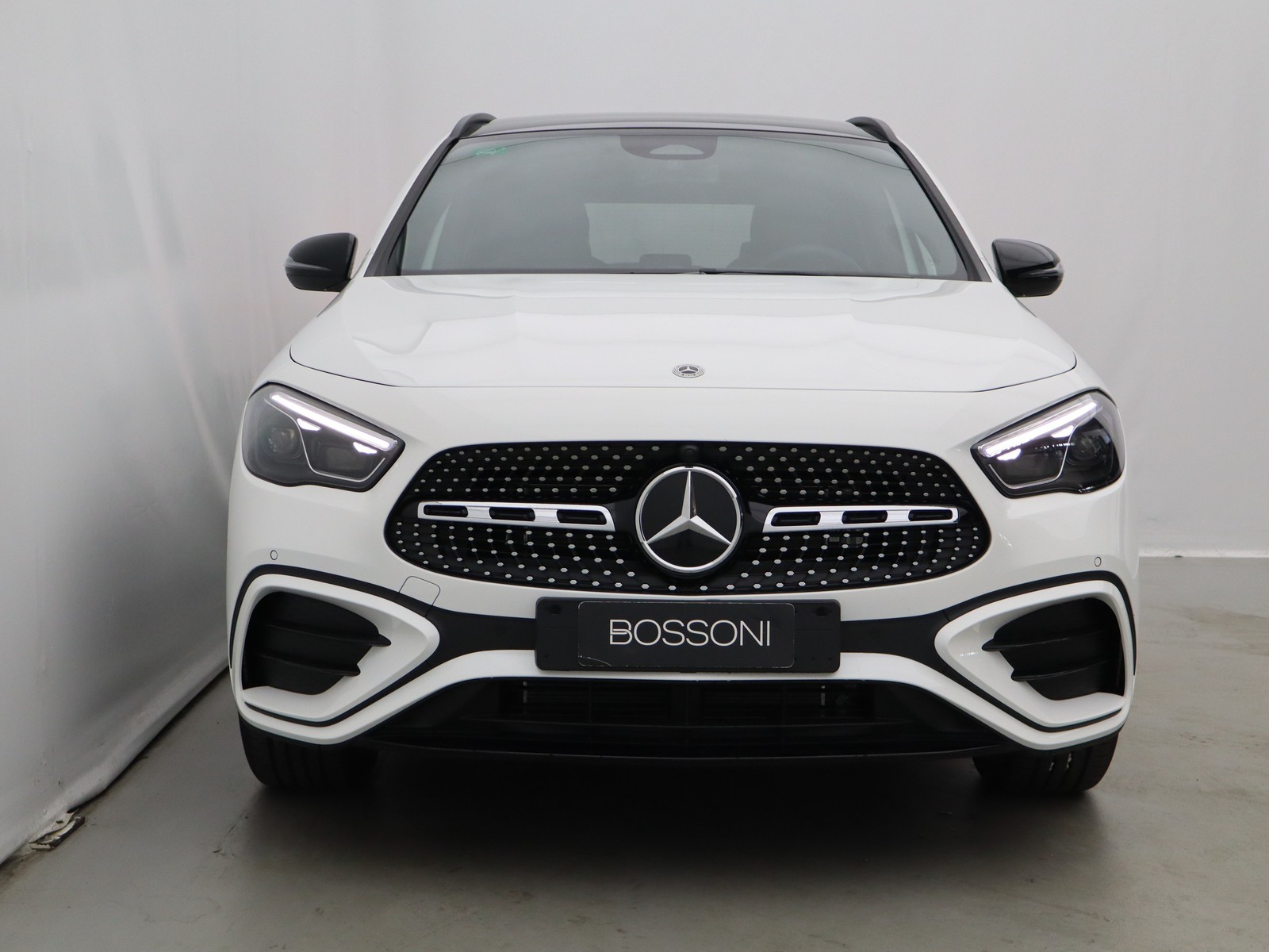 2 - Mercedes GLA 250 e plug-in hybrid amg line extra 8g-dct