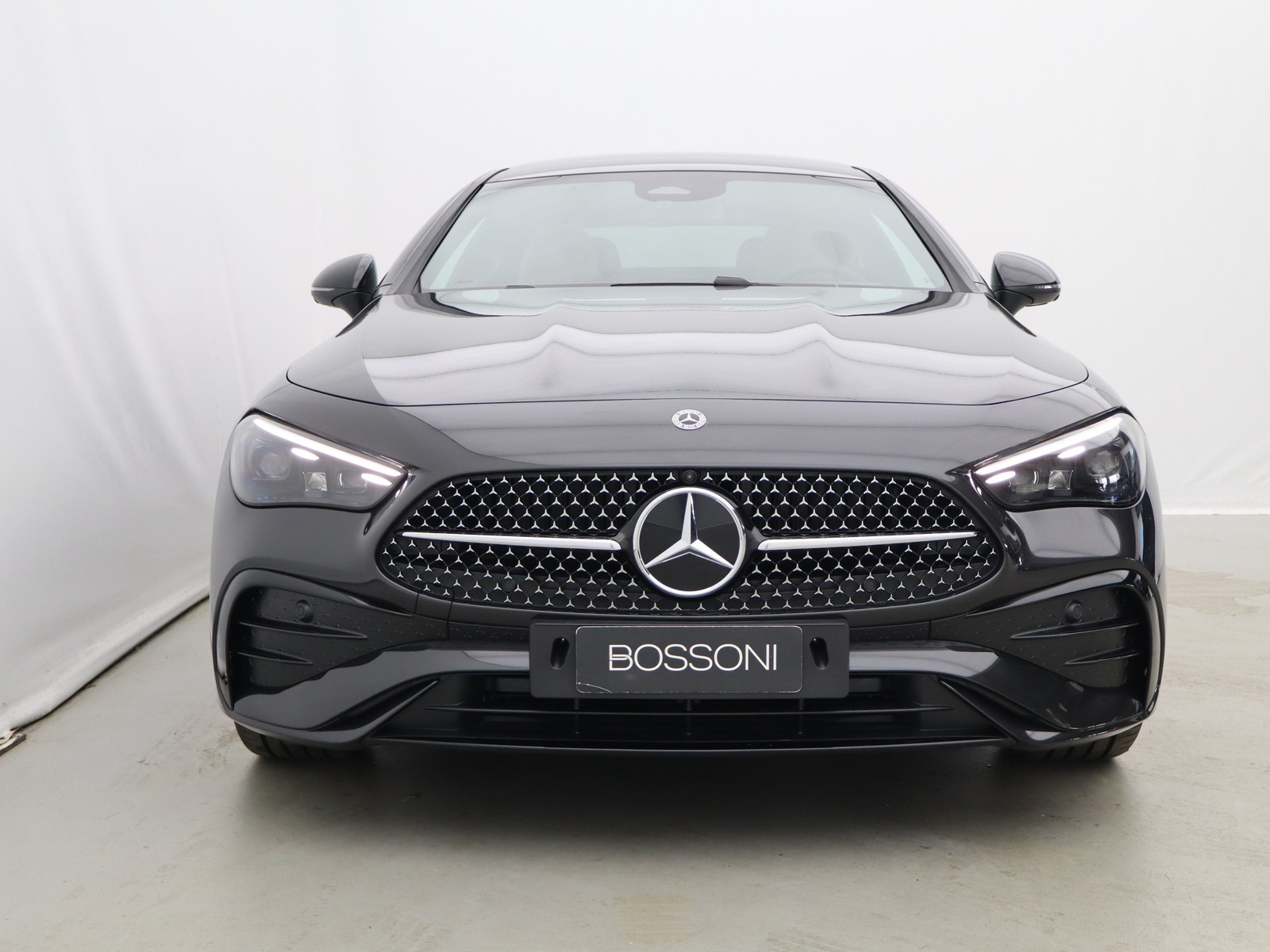 2 - Mercedes CLE coupe 300 amg line premium 4matic 9g-tronic plus