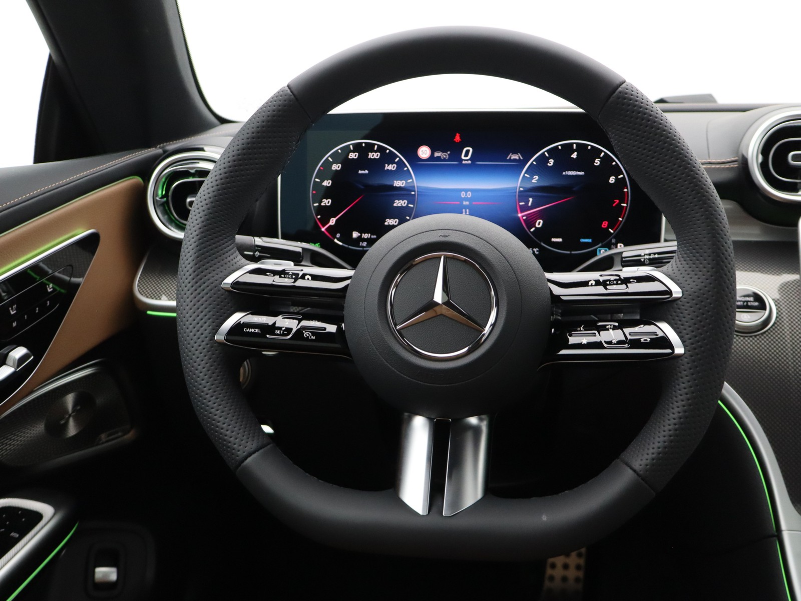 17 - Mercedes CLE coupe 300 amg line premium 4matic 9g-tronic plus