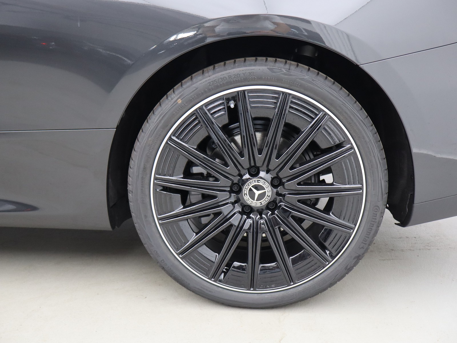 4 - Mercedes CLE coupe 300 amg line premium 4matic 9g-tronic plus