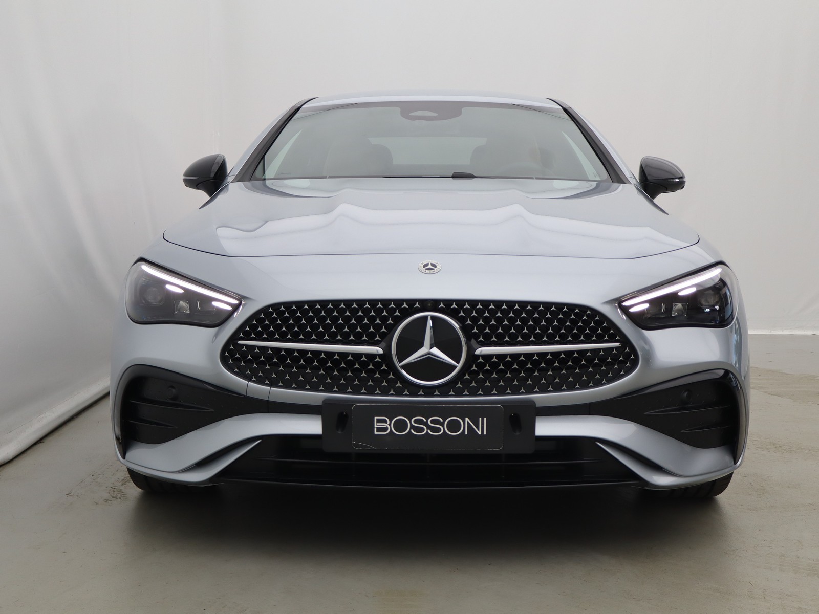 2 - Mercedes CLE coupe 200 amg line premium 4matic 9g-tronic plus