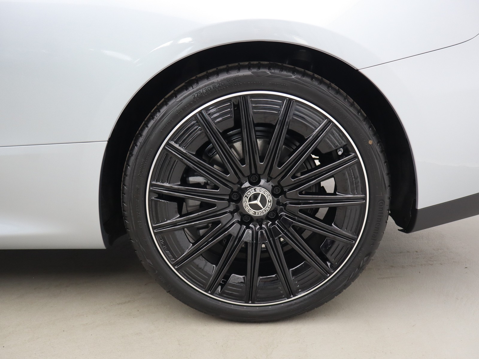 4 - Mercedes CLE coupe 200 amg line premium 4matic 9g-tronic plus