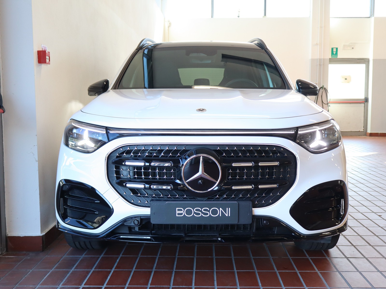 2 - Mercedes GLB 200