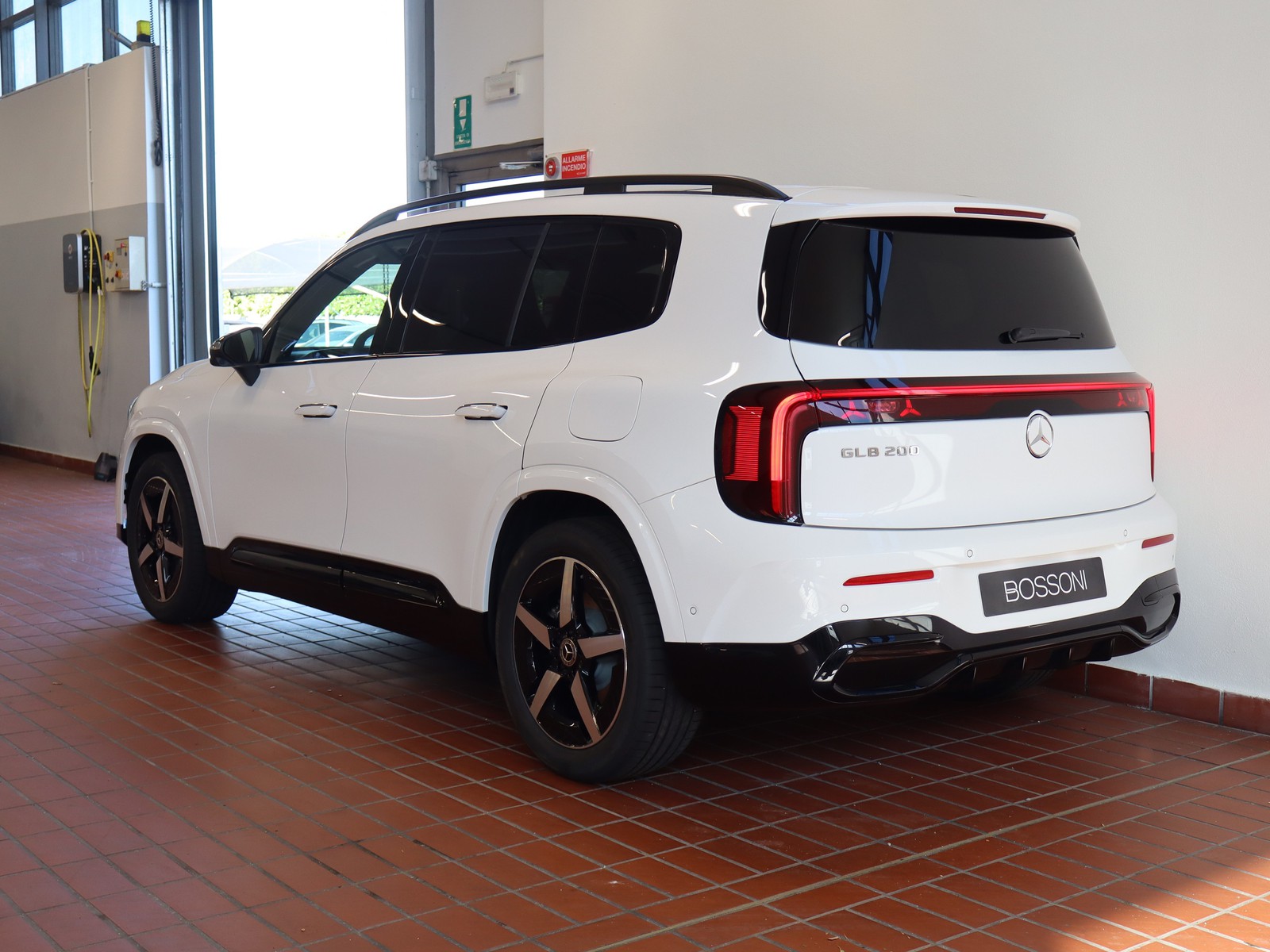 5 - Mercedes GLB 200