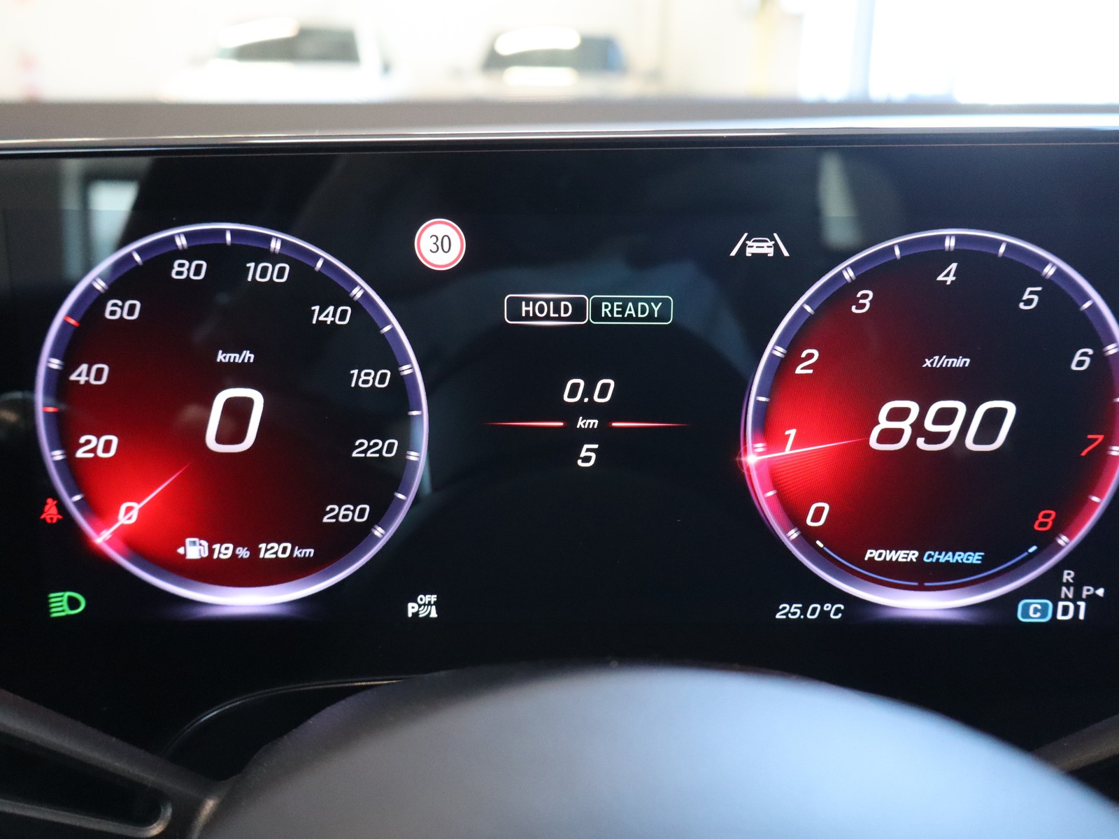 9 - Mercedes GLB 200